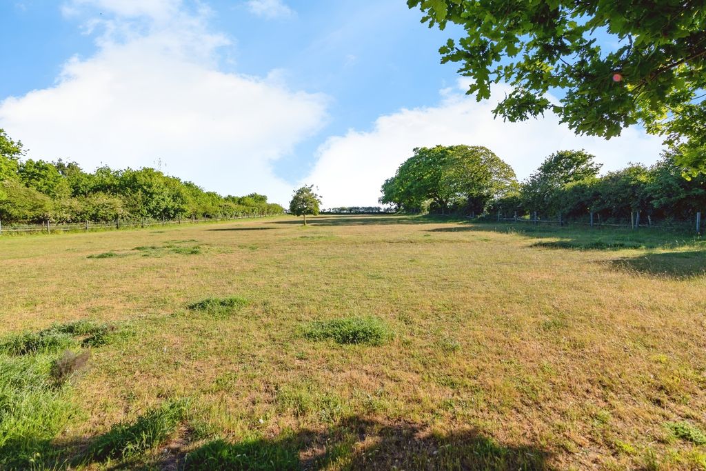 Property photo 2 of 17 Paddocks