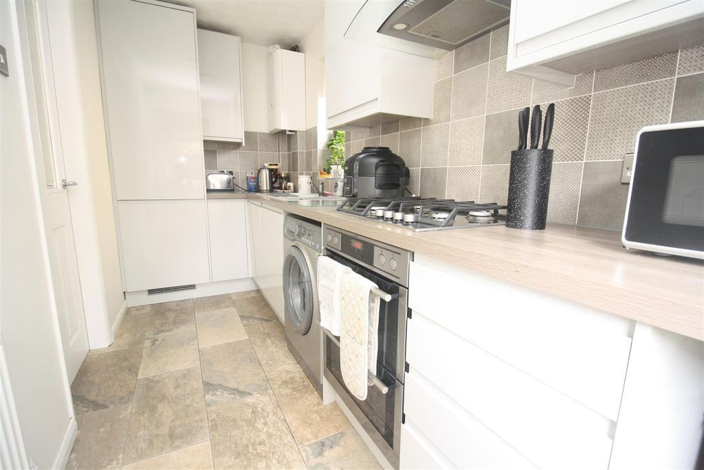 Property photo 3 of 16