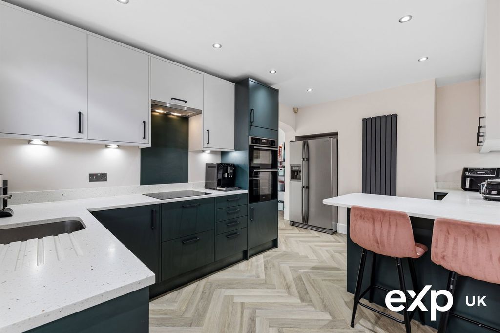 Property photo 2 of 29