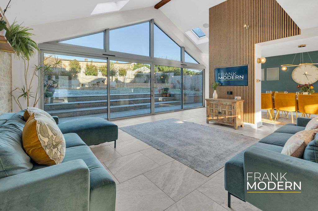 Property photo 3 of 75 Family Area