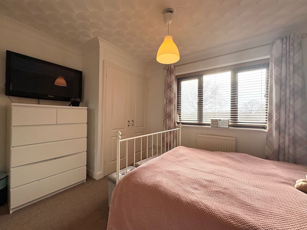 Property photo 3 of 9 Bedroom Two