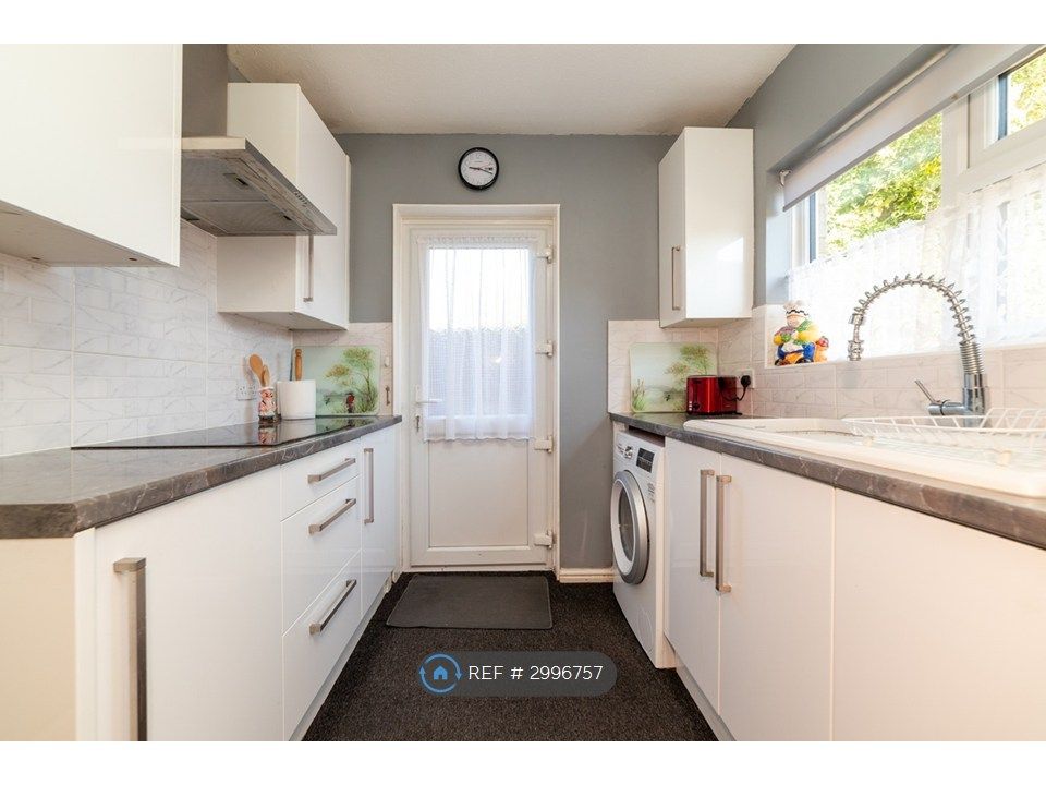 Property photo 2 of 25
