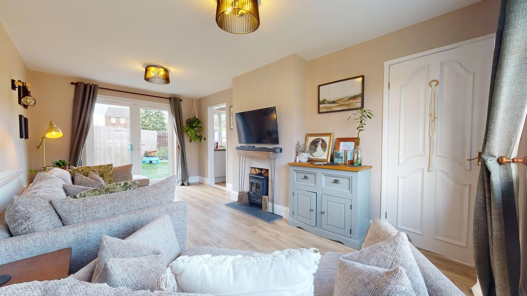 Property photo 2 of 38 4611005