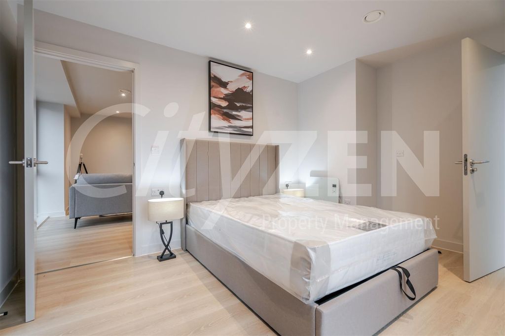 Property photo 3 of 21 Bedroom