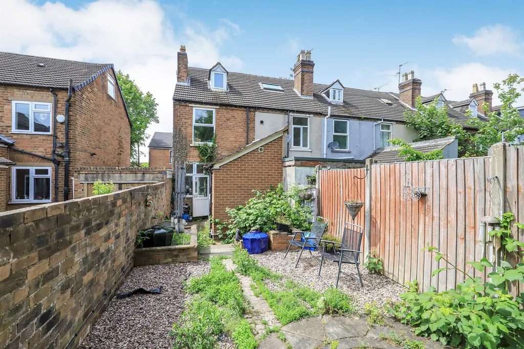 House in Wolverhampton WV6 - More