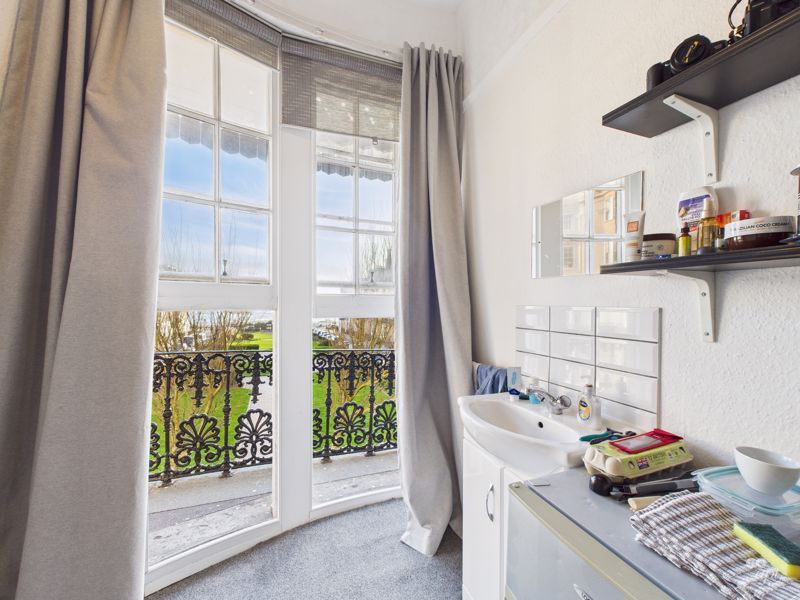 Property photo 3 of 9 Photo 8