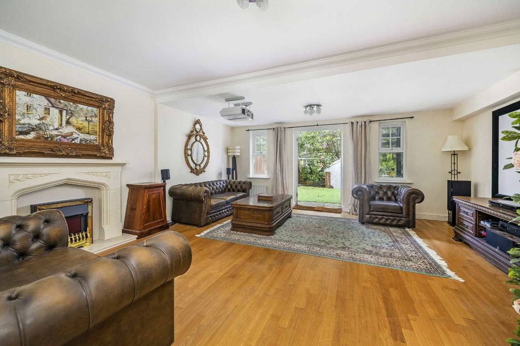 Property photo 3 of 8