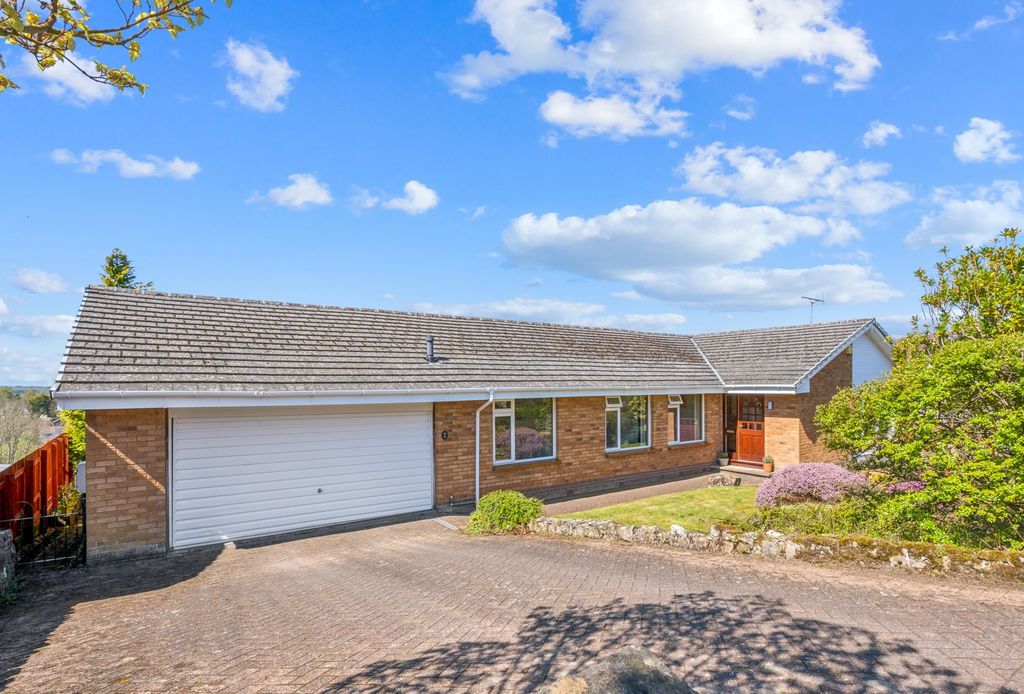 Property photo 1 of 28