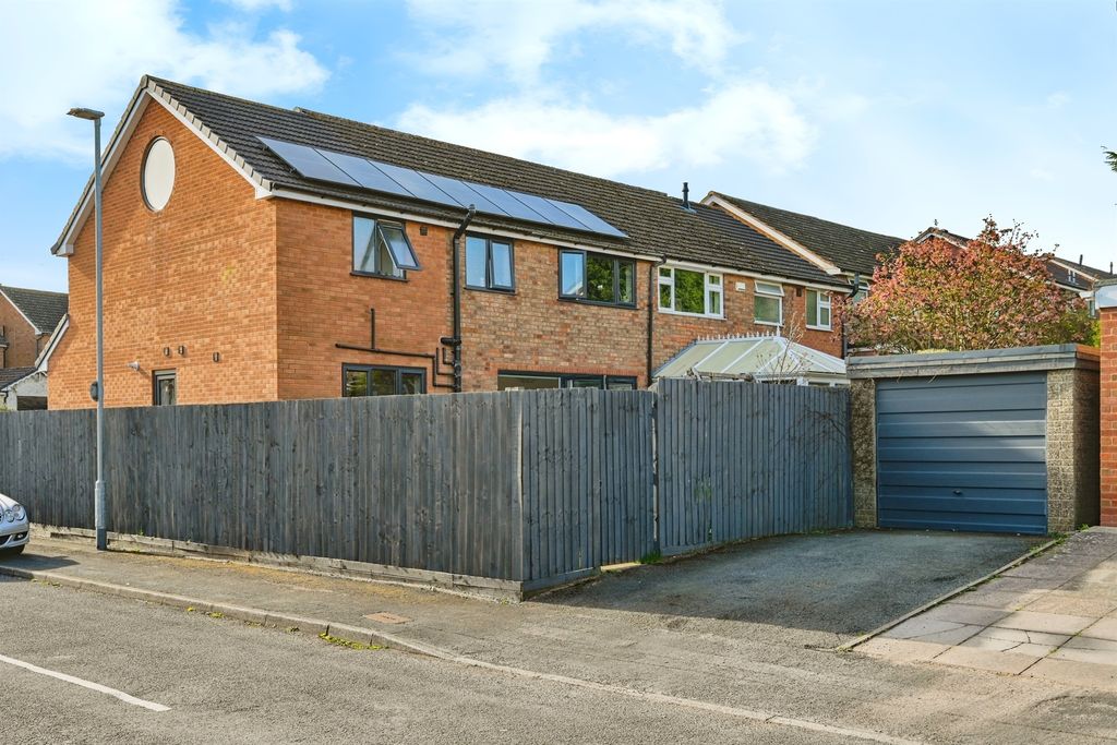 Property photo 2 of 17