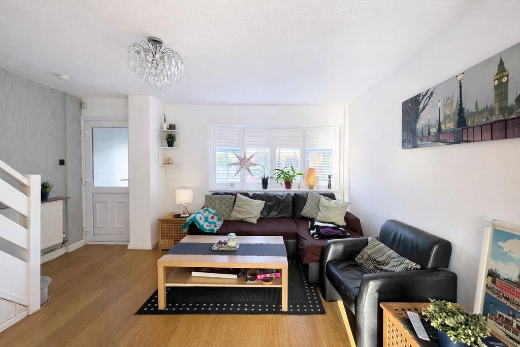 Property photo 3 of 17 Living Room