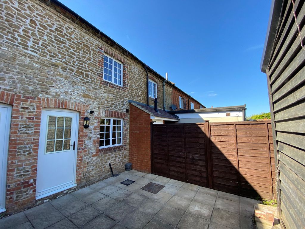 Property photo 2 of 7 Garden