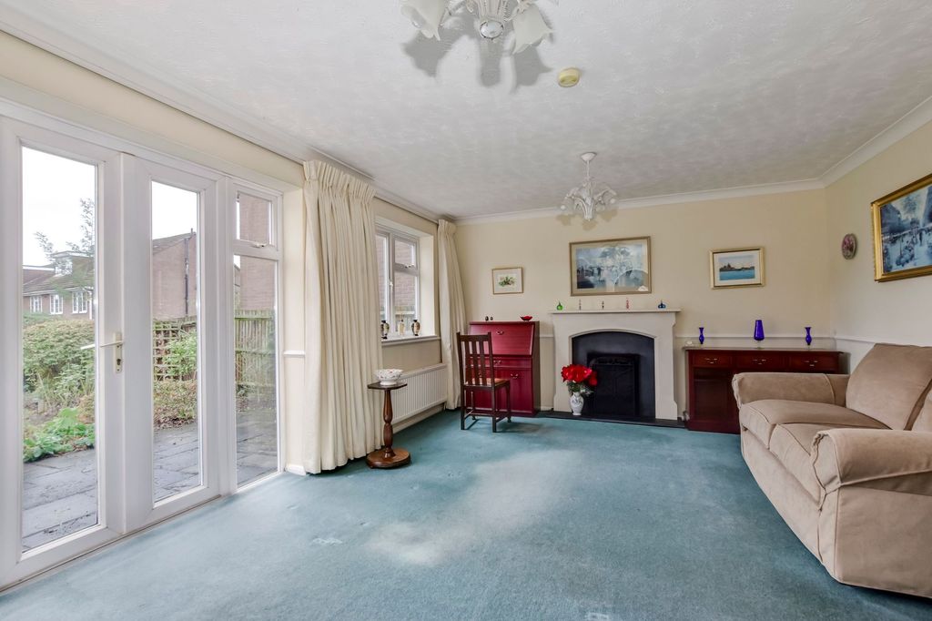 Property photo 2 of 25