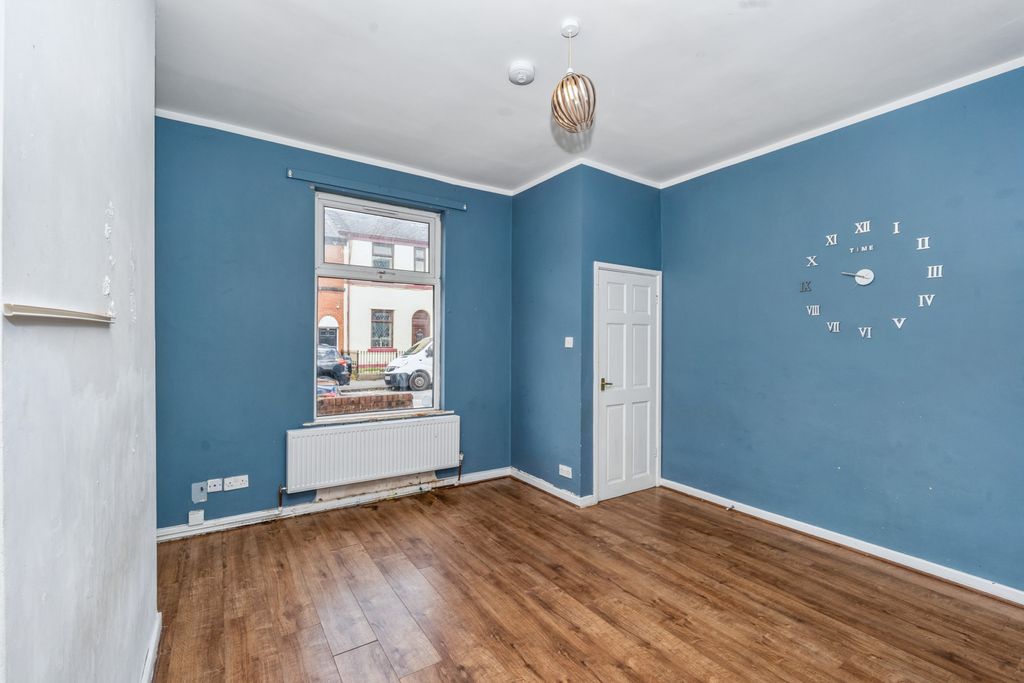 Property photo 3 of 20 37 Canning Street, Bury, Lancashire, Bl9 5As