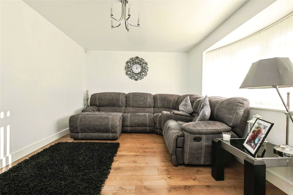 Property photo 2 of 17 Picture No. 23