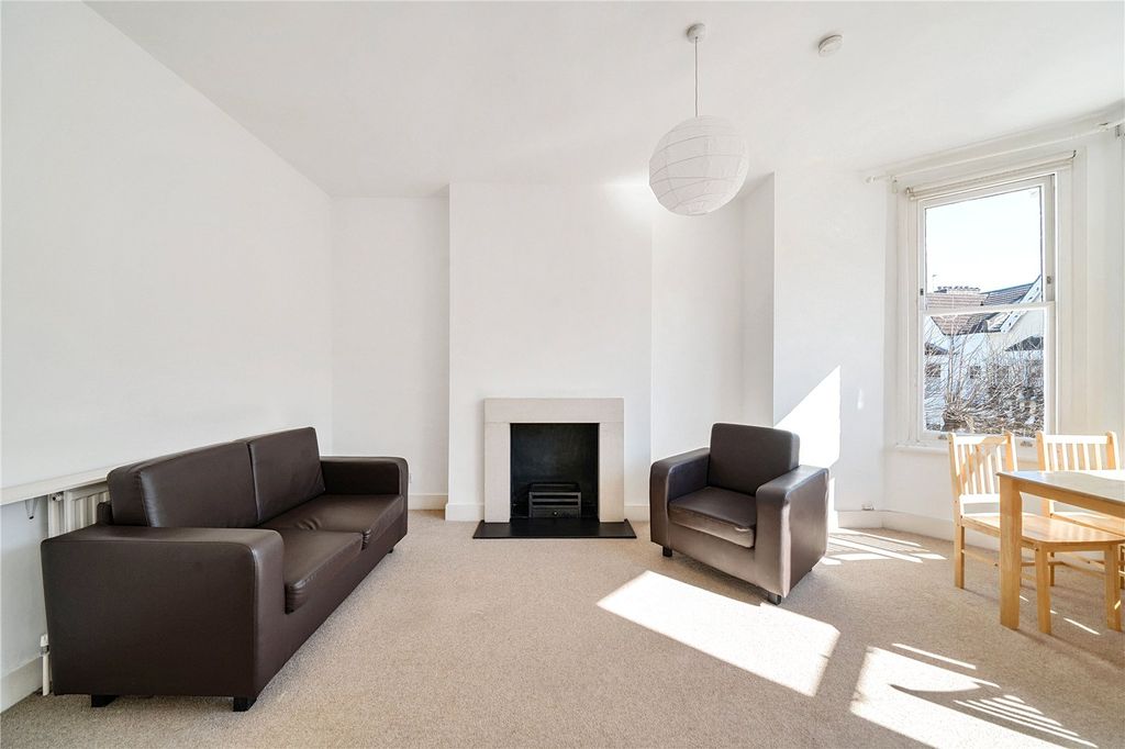 Property photo 3 of 17 Picture No. 05