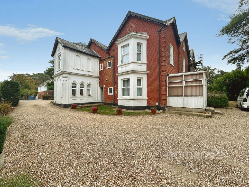 Property photo 2 of 11 Pbox-Img.Jpg