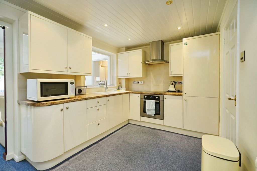Property photo 2 of 13 Photo