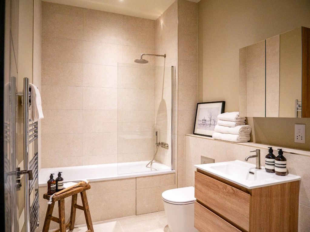 Property photo 3 of 9 Southsea Show Flat Hr-9.Jpg