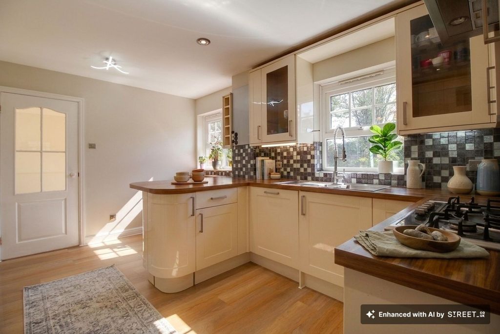 Additional image 28 of 4 bed detached house for saleJohn Newington Close, Kennington TN24