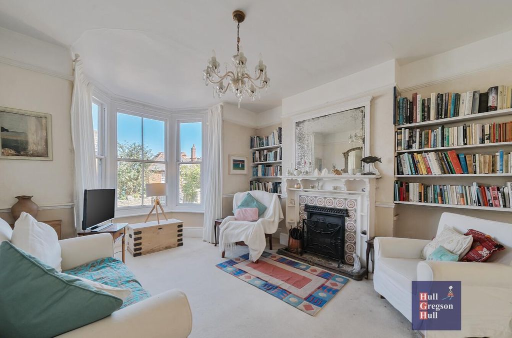 Property photo 3 of 28 c9F0Eb17-1627-450E-Ba1B-0879E51352E1.Jpg