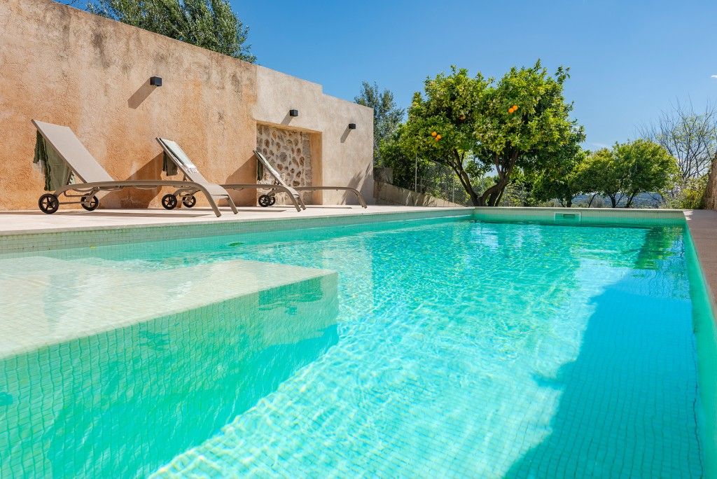 Property photo 1 of 20 Pool