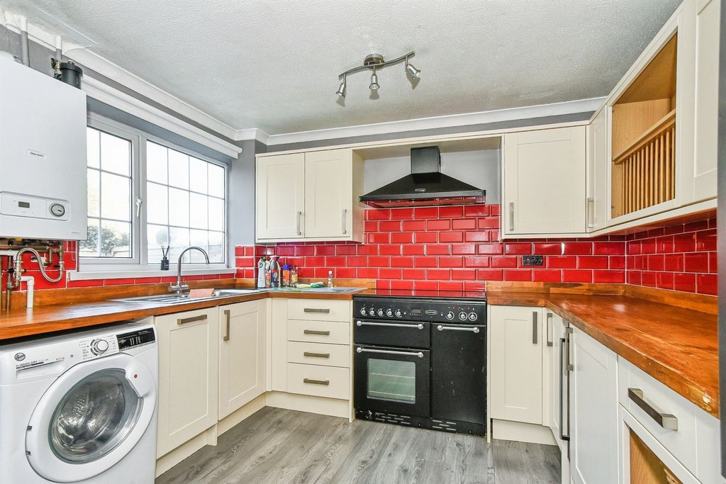 Property photo 3 of 16