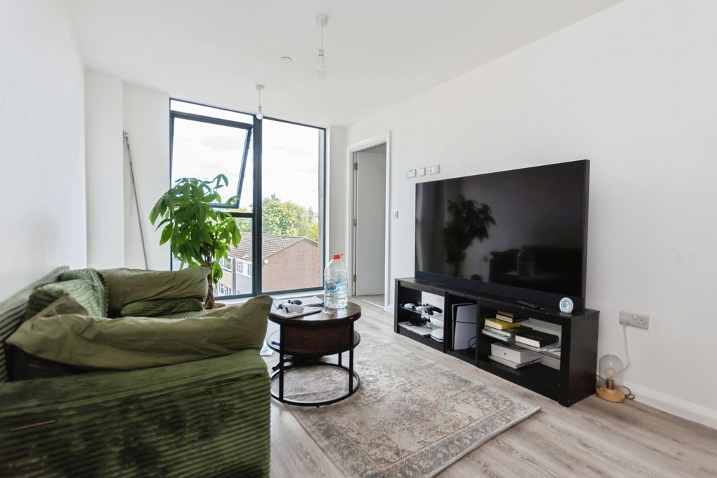 Property photo 2 of 15 Pbox-Img.Jpg