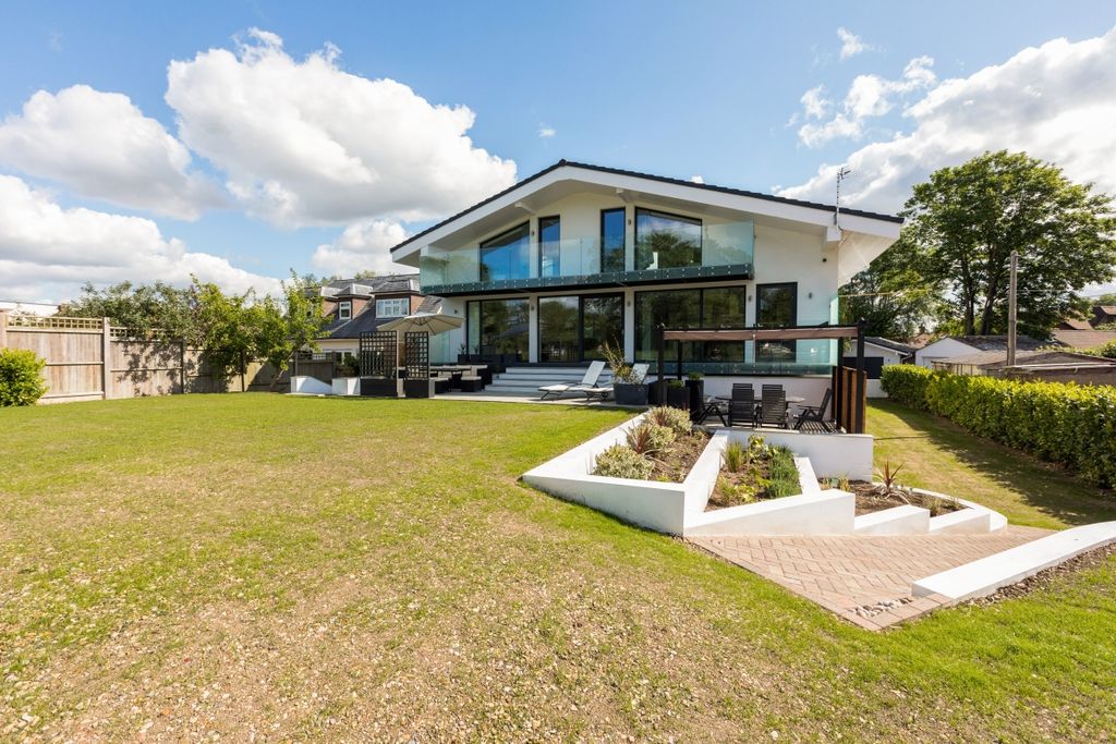 Property photo 2 of 22