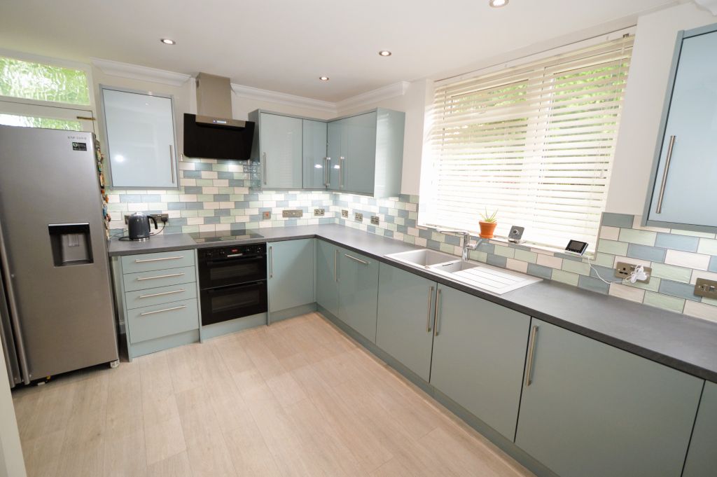 Property photo 2 of 15 Kitchen