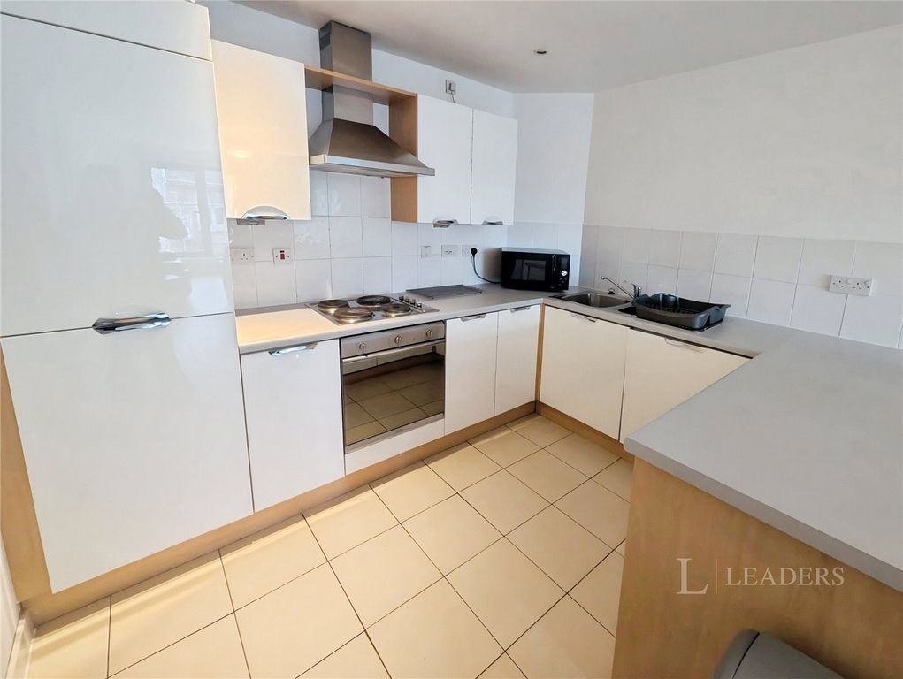 Property photo 2 of 15 Picture No. 27