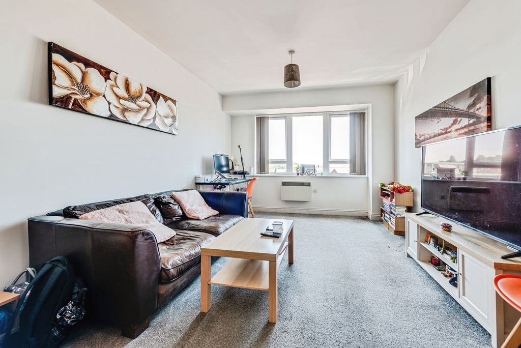 Property photo 2 of 11 Pbox-Img.Jpg