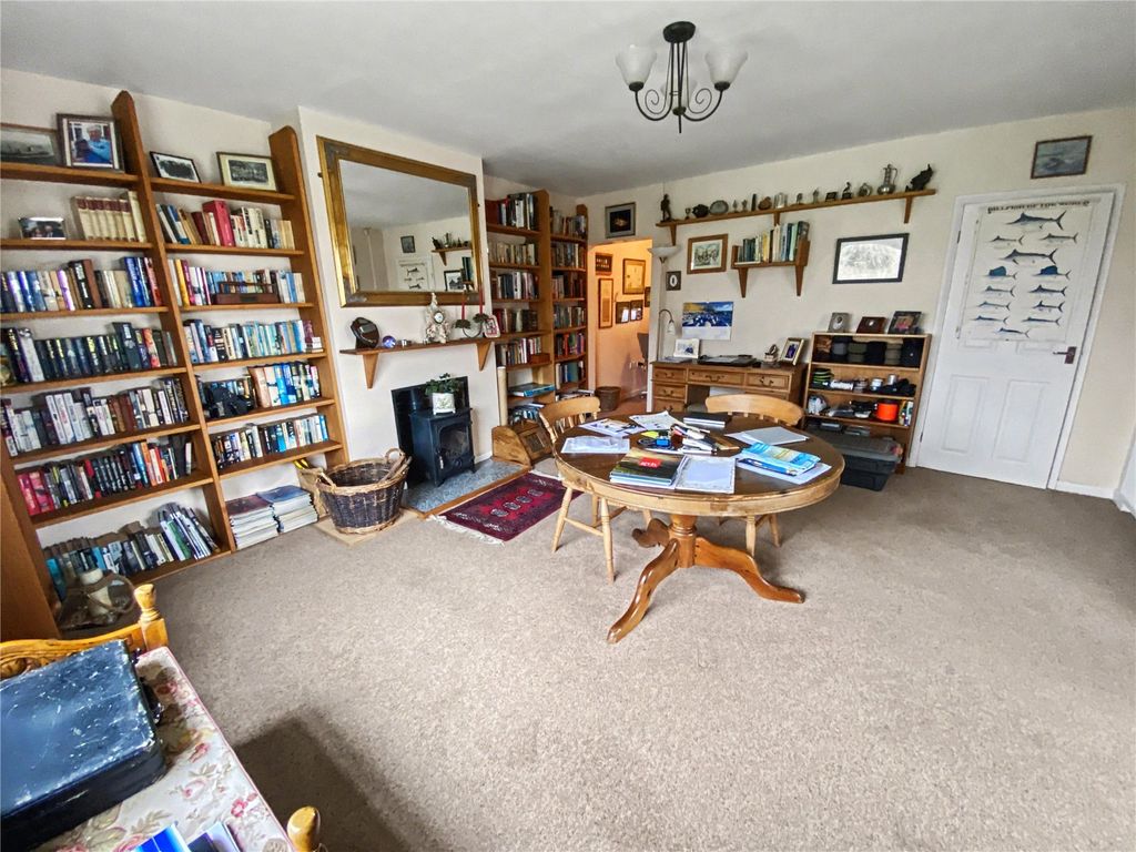 Property photo 3 of 20 Study/Library