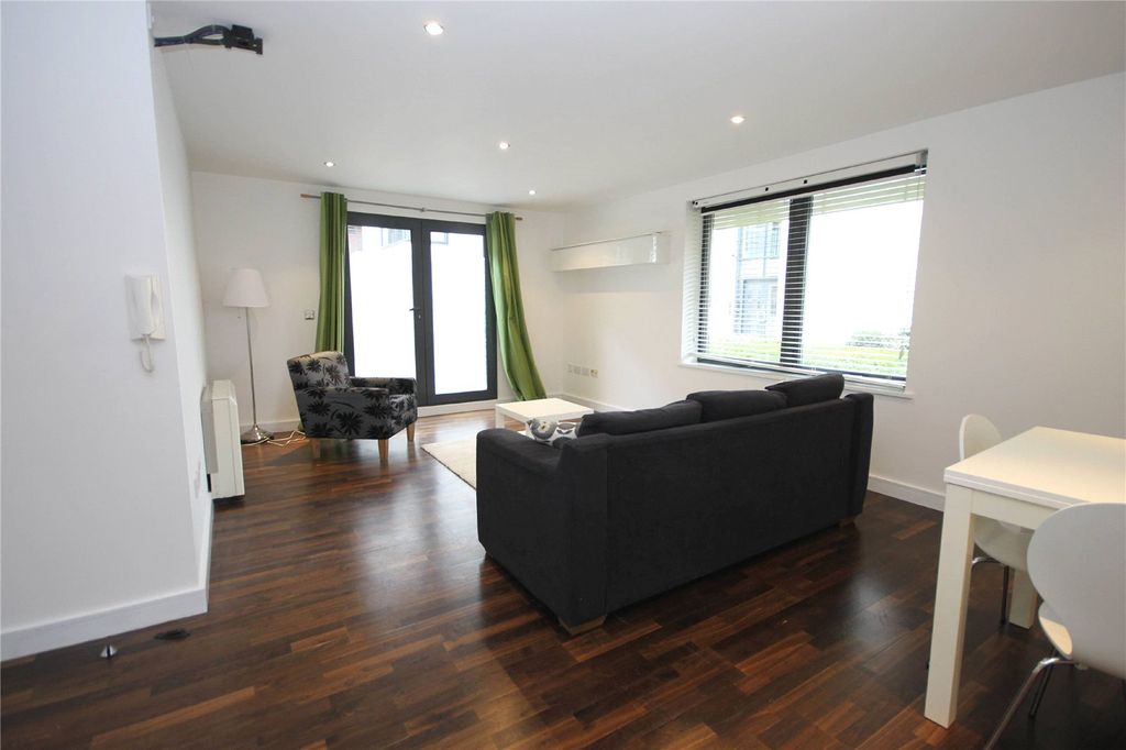 Property photo 3 of 8 Picture No. 04