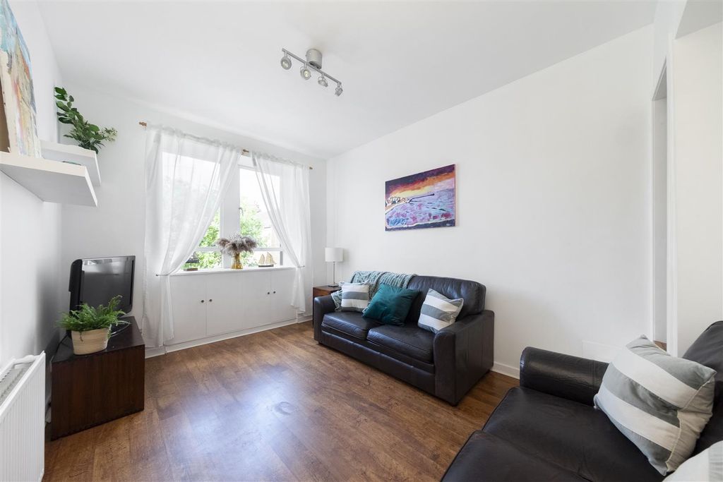 Property photo 2 of 19