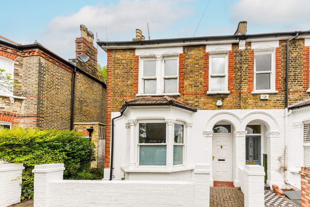Property photo 1 of 8