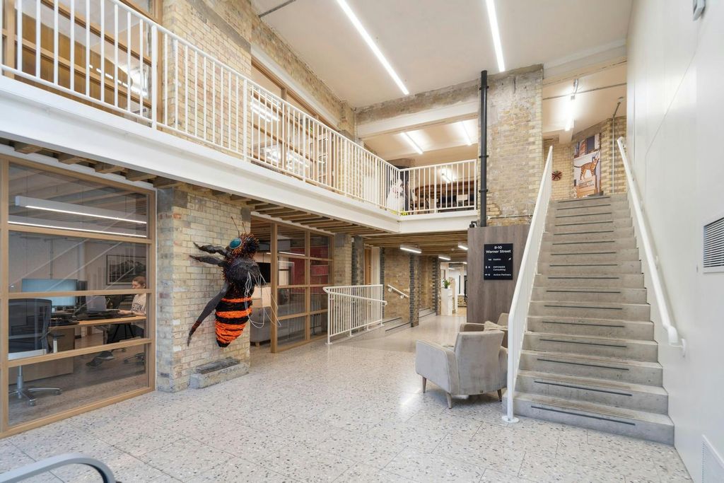 Property photo 2 of 28 Ground Floor