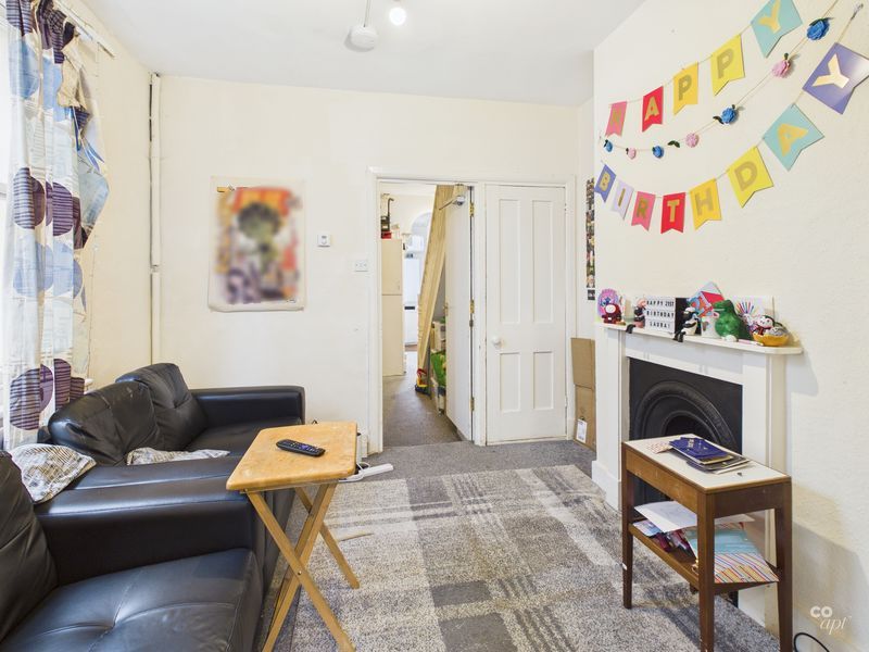 Property photo 3 of 10 Photo 5