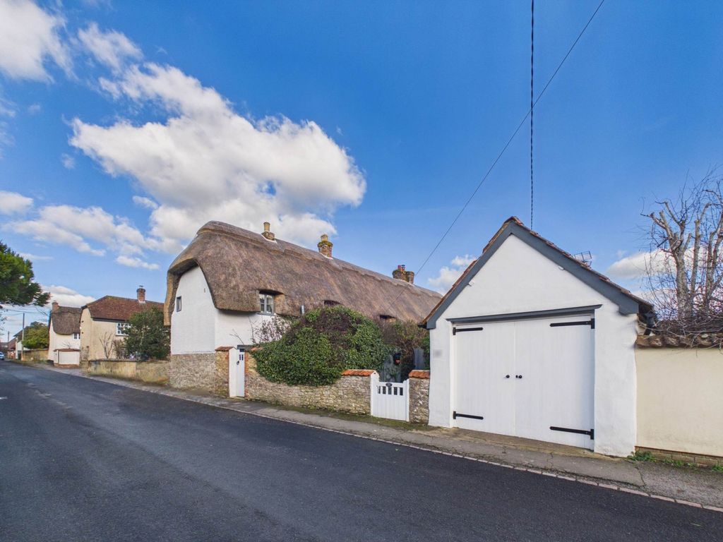 Property photo 3 of 33