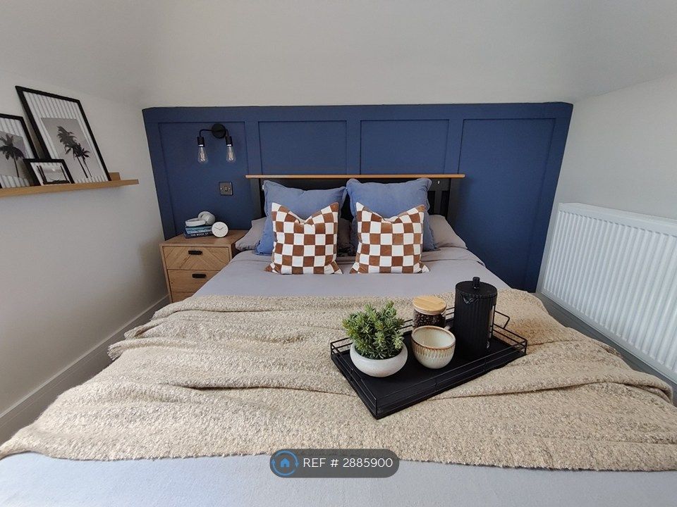 Property photo 3 of 16 Room 6 - Ensuite Double - £745Pcm