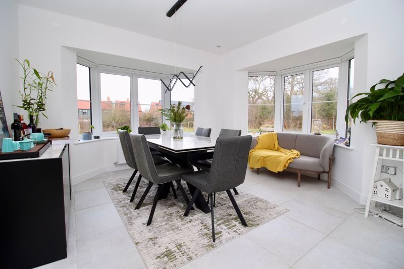 Property photo 3 of 20 Dining Area