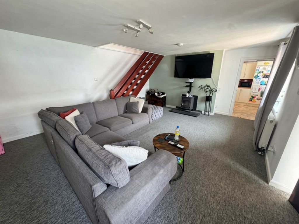 Property photo 2 of 10 2