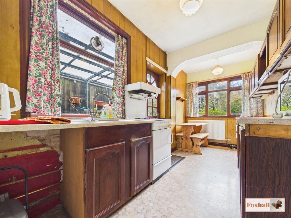 Property photo 3 of 27 Kitchen