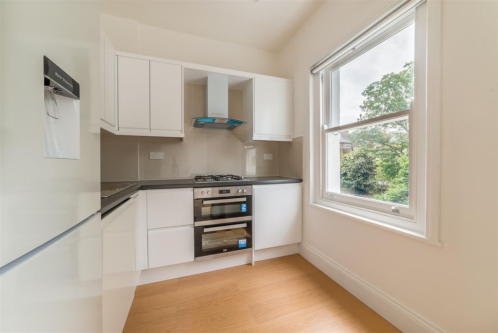 Property photo 2 of 9 Lettings Hammersmith Batoum Gardens- Kitchen.Jpg