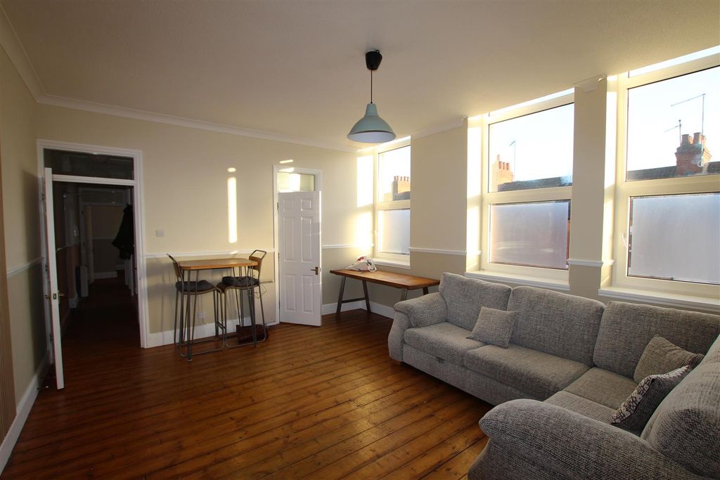 Property photo 3 of 10 Living Room