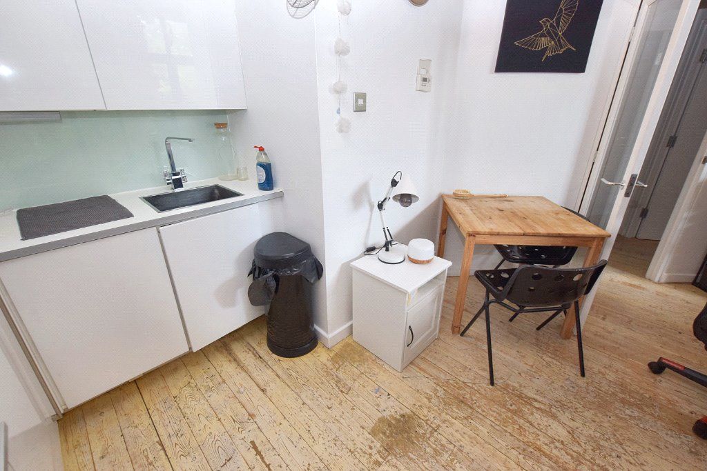 Property photo 2 of 11 Kitchen/Dining Area