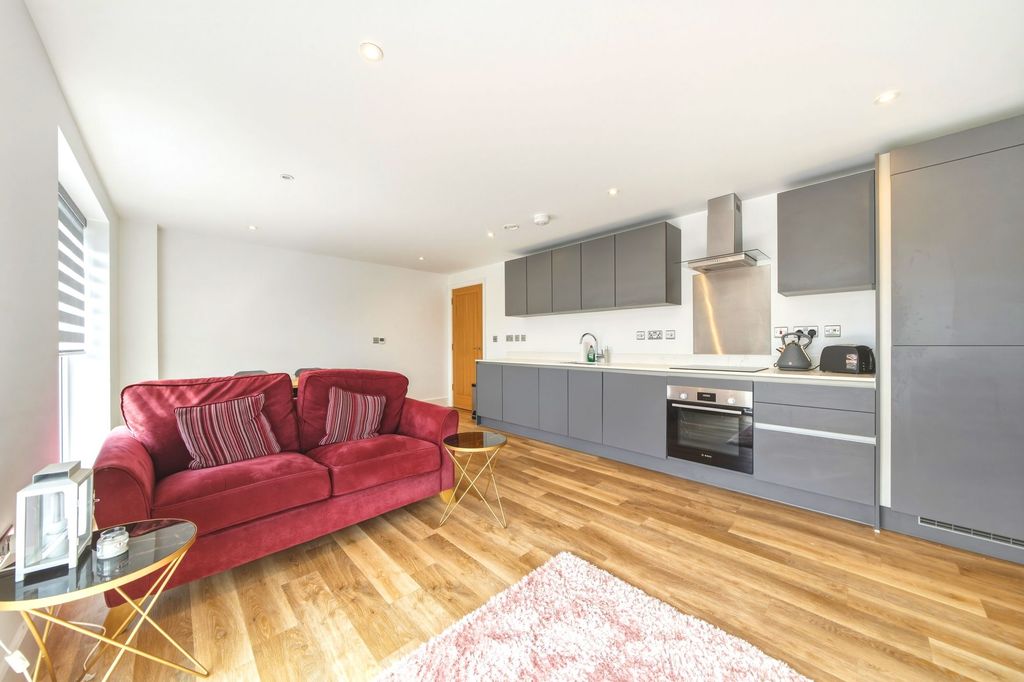 Property photo 2 of 17