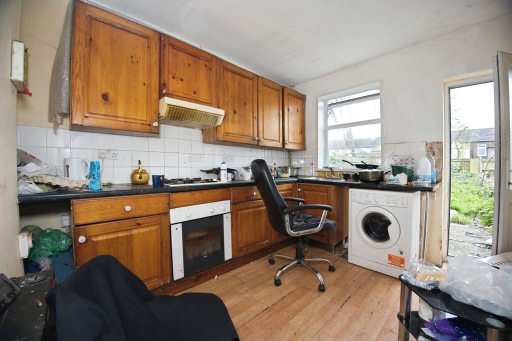 Property photo 3 of 17 Pbox-Img.Jpg