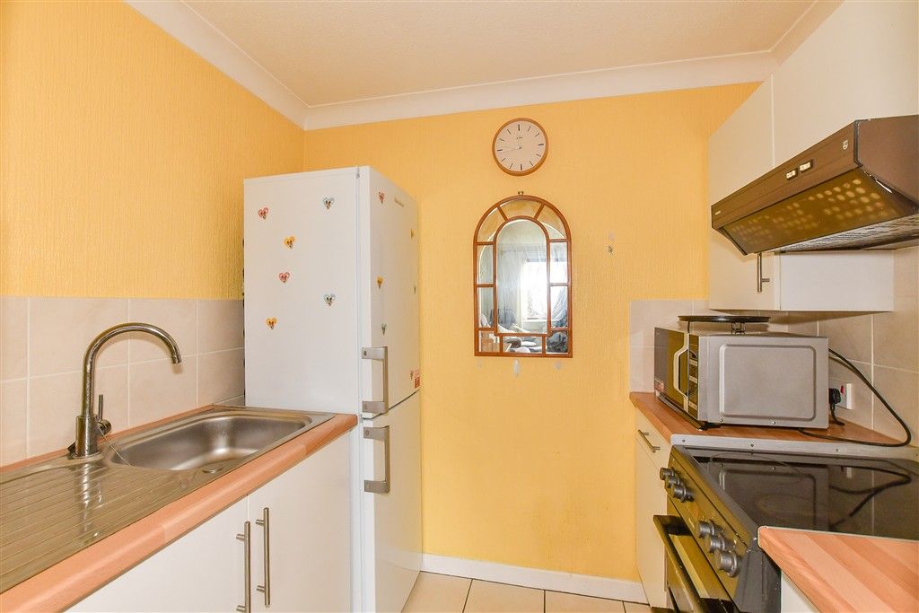 Property photo 1 of 8 Kitchen