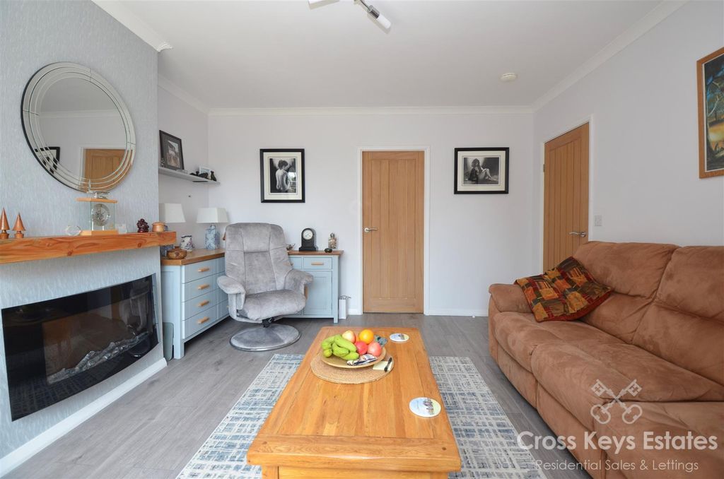 Property photo 3 of 20 Sitting Room