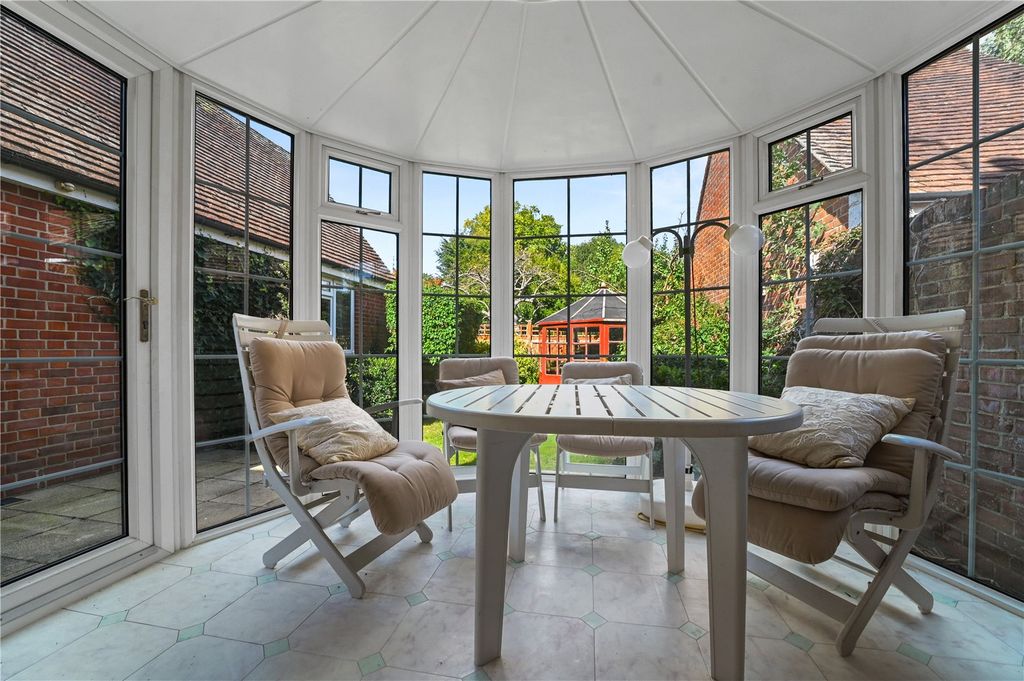 Property photo 3 of 24 Conservatory